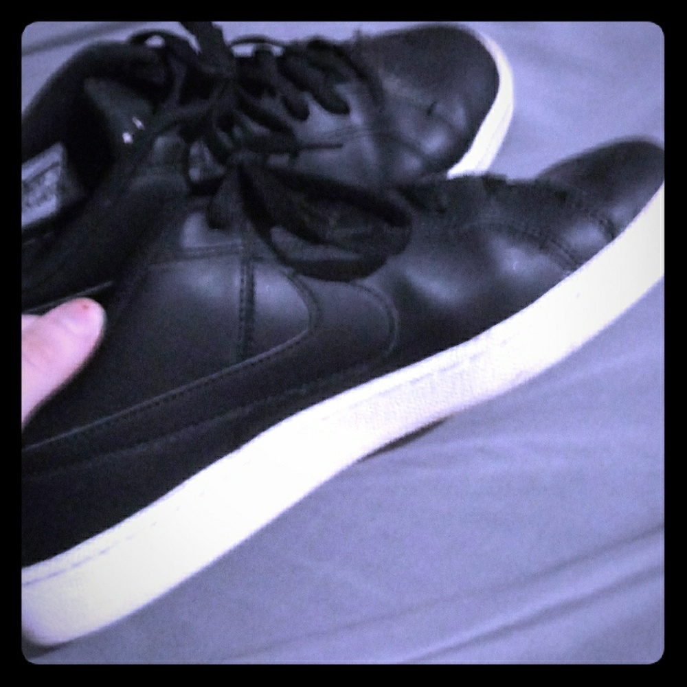 Shoues